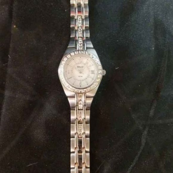 RELIC BY FOSSIL WATCH, QUEENS COURT QUARTZ STAINLESS STEEL - Picture 2 of 9